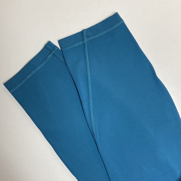 🎈Lululemon Align 25” (7/8) Pockets Capri Blue 6 - Picture 9 of 10